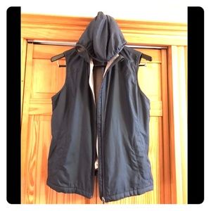 LLBean Women’s lined hooded vest, size xl